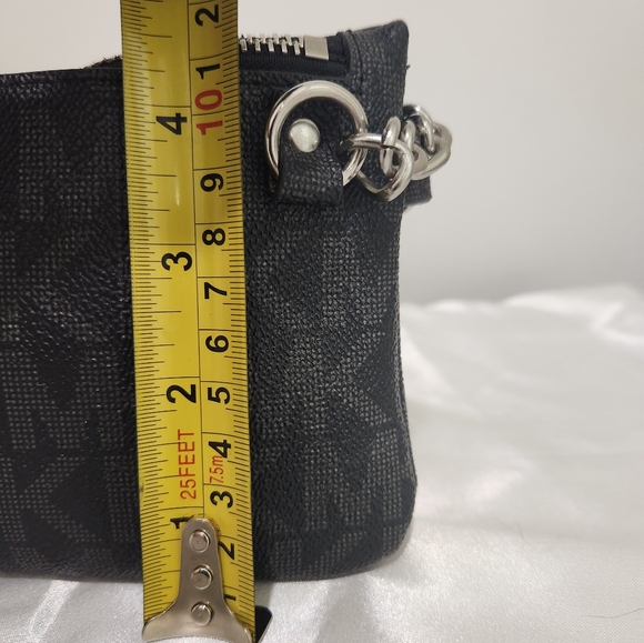 Michael Kors MK Signature Black Fanny Pack Belt Bag With Silver Chain Accent - Picture 2 of 10